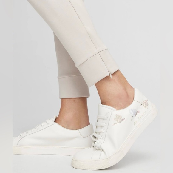 Chico’s Zenergy® Caviar Bead Scuba Joggers - Picture 4 of 16